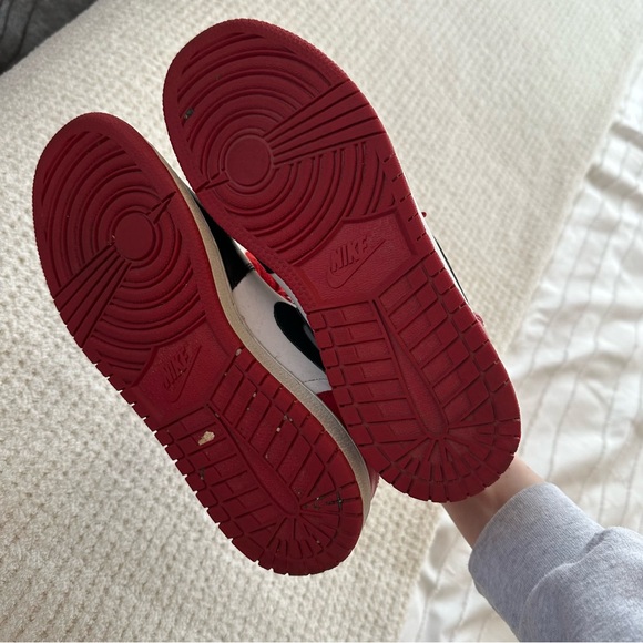 Jordan 1 Mid red, white, black sz 6Y - Picture 7 of 8